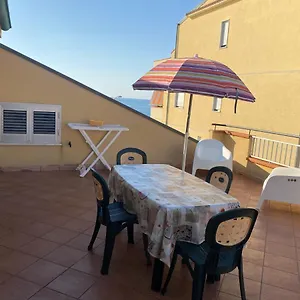 Carolina - Mansarda Capo dʼOrlando